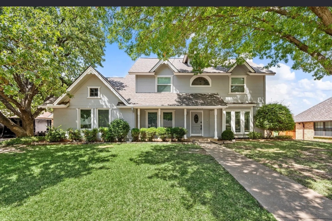 BEAUTIFUL 2 STORY HOMES